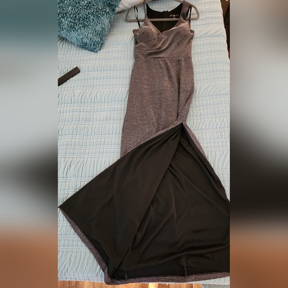 Betsy & Adams Black Metallic Gown Size 8 - Like New! - Picture 3 of 8